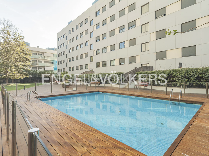 Foto bc98bcbb-f3a4-44b4-b750-0fd584da2aa9. Apartament amb calefacció aparcament piscina a La Plana Esplugues de Llobregat