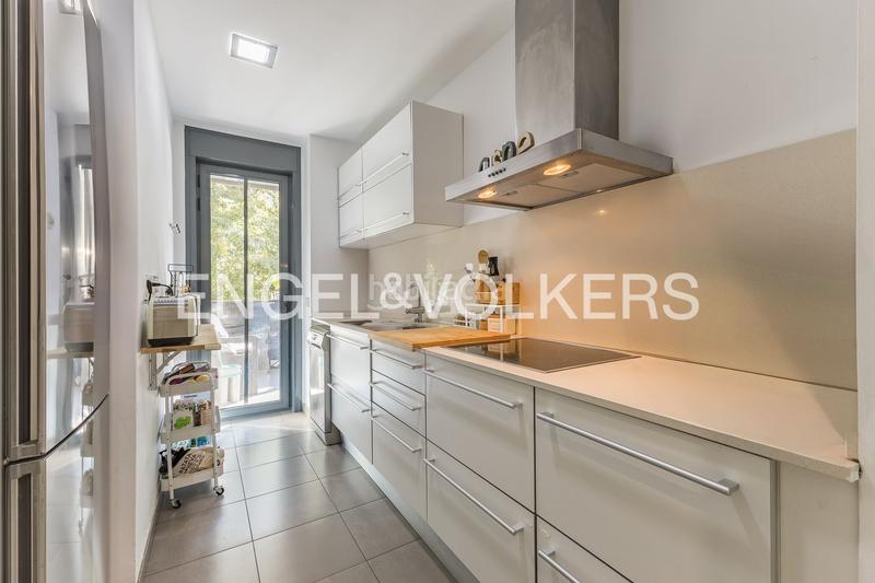 Foto bf29e90c-3933-4c94-9a6a-6b3e49b453d6. Apartament amb calefacció aparcament piscina a La Plana Esplugues de Llobregat