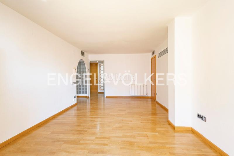 Foto 56621d81-ab44-4ba5-9054-06d24234f912. Apartament amb calefacció aparcament a Sant Joan-TV3 Sant Joan Despí