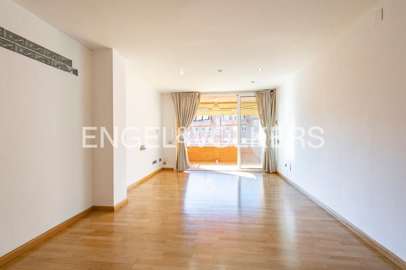 Foto 74ae5d6d-ac16-4589-9482-bb90b80ec426. Apartament amb calefacció aparcament a Sant Joan-TV3 Sant Joan Despí