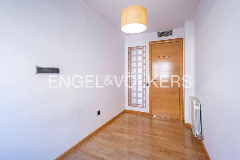 Foto bbc732fc-65ab-4a21-b244-2aed3e7a19ef. Apartament amb calefacció aparcament a Sant Joan-TV3 Sant Joan Despí
