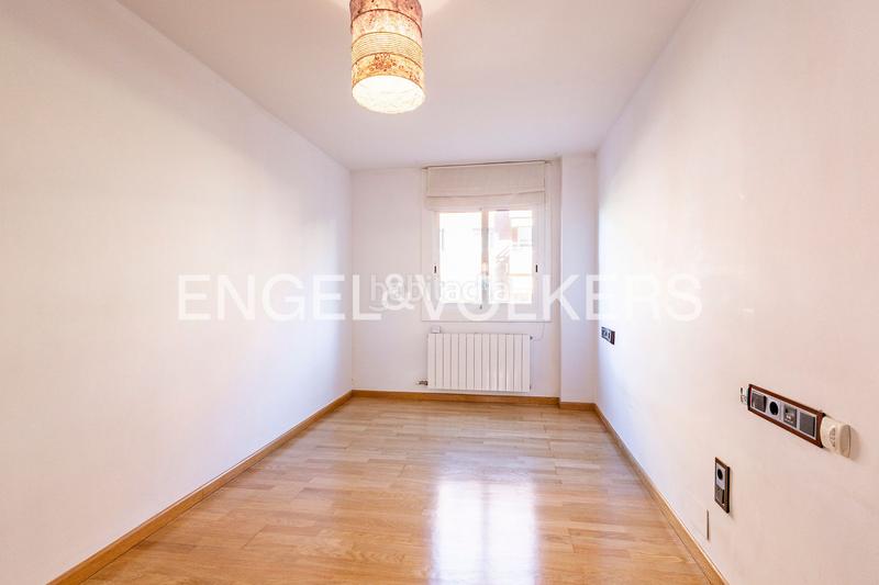 Foto e81583f9-a661-4ad0-be10-e05ea15c84a3. Apartament amb calefacció aparcament a Sant Joan-TV3 Sant Joan Despí