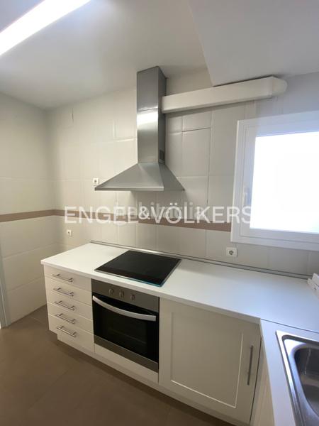Foto 18fb9a25-1f08-4e54-9cac-efad512da674. Rent penthouse with heating in Aiguadolç - Sant Sebastià Sitges