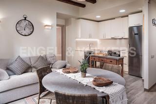 Alquiler Apartamento en St. Pere - Sta. Caterina - El Born. Impresionante apartamento de 2 habitaciones junto al puerto