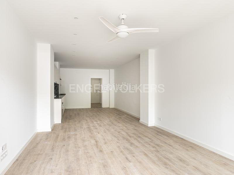 Foto 890e0edd-82c8-4258-b262-0e3181af2f82. Alquiler apartamento planta baja con piscina comunitaria b2 en Barcelona