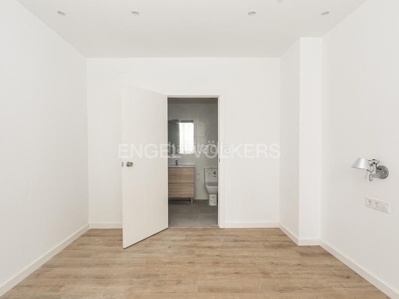 Foto 9b1ebc7e-5e44-426e-862a-db3b615084c4. Alquiler apartamento planta baja con piscina comunitaria b2 en Barcelona