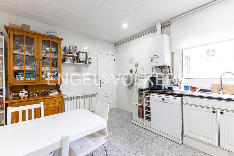 Foto c110aa29-16e9-4e0c-a64b-79e660d5469c. Apartament amb calefacció a Centre Sant Boi de Llobregat