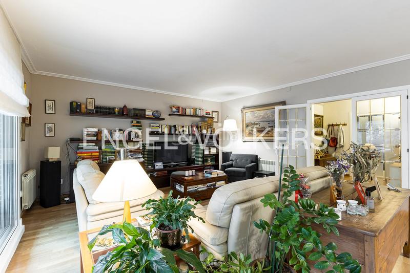 Foto d337a48e-9863-4ae8-8ab2-5b3083f524a5. Apartament amb calefacció a Centre Sant Boi de Llobregat