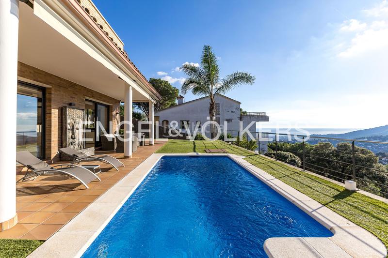 Foto 7e16b86c-74df-4dec-90aa-971c5c27a13d. Miete haus mit heizung pool in Cabrils