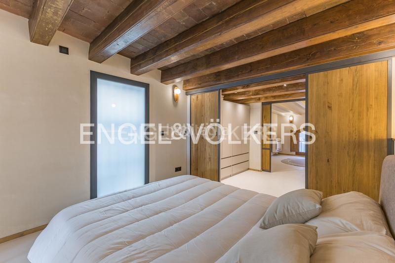 Foto 1a0bc5ae-bdf9-49e6-8fc0-90e0066a2b01. Àtic amb calefacció a Vila de Gràcia Barcelona