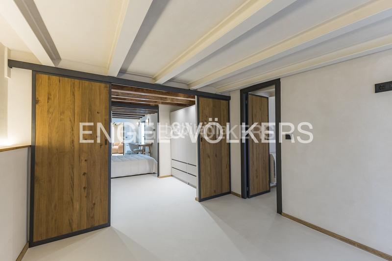 Foto 84307749-21f5-4933-b64a-5b581fcb9586. Àtic amb calefacció a Vila de Gràcia Barcelona