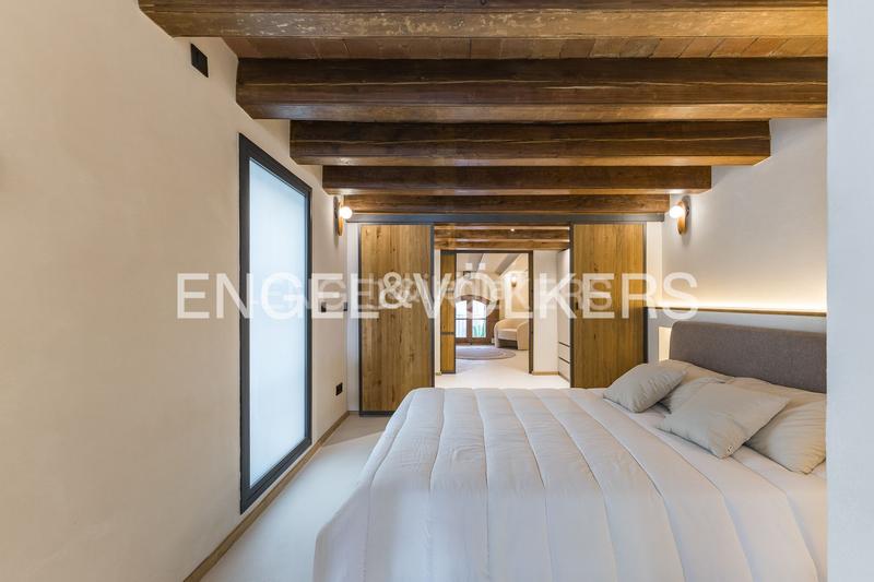 Foto 8ff49b19-c06d-4695-a70a-3529ee909214. Àtic amb calefacció a Vila de Gràcia Barcelona