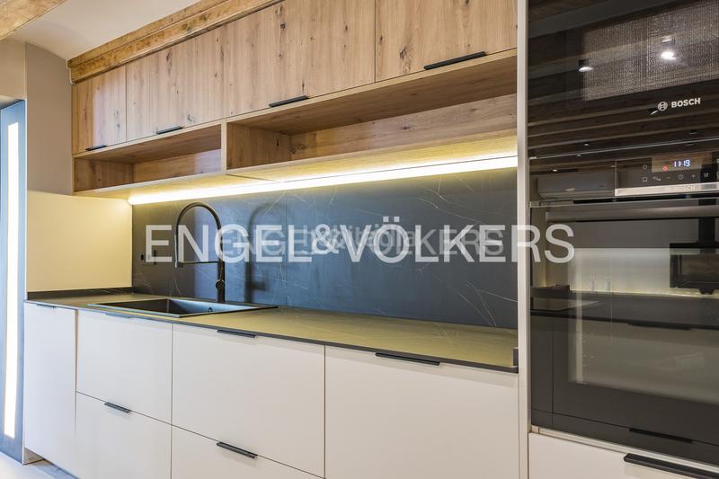 Foto b2db0f2e-7b25-4c91-a319-dade40f68d50. Àtic amb calefacció a Vila de Gràcia Barcelona