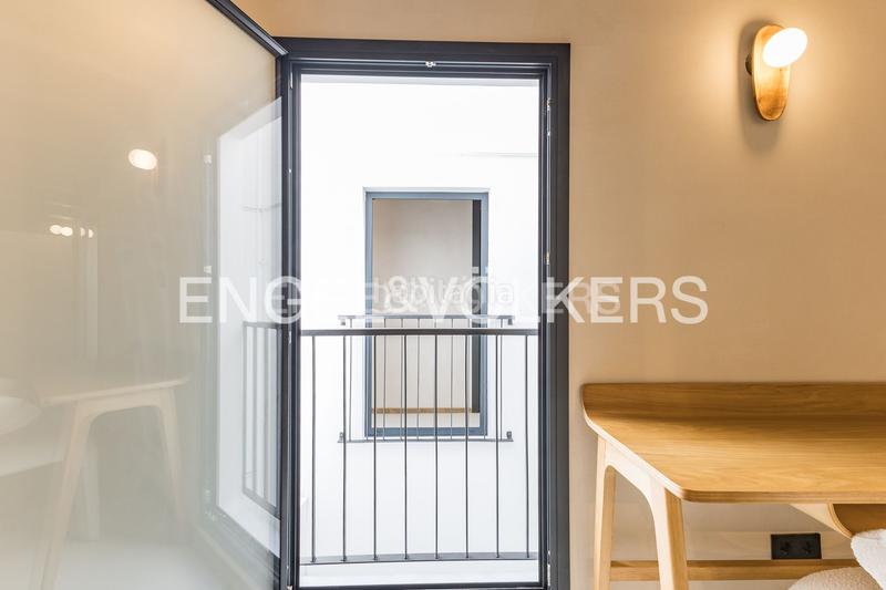 Foto cb986a54-6d6d-47e1-baec-6edf332aa10d. Àtic amb calefacció a Vila de Gràcia Barcelona