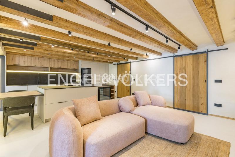 Foto d26b0238-1739-43fb-9673-865292c80c66. Àtic amb calefacció a Vila de Gràcia Barcelona