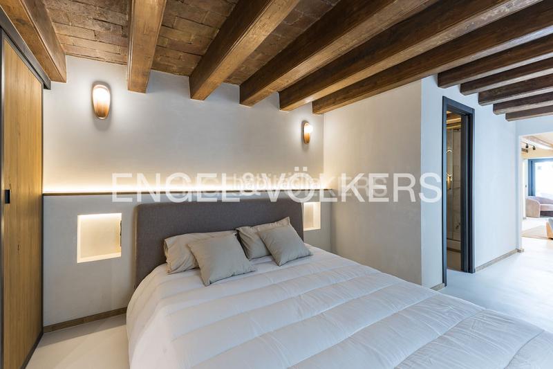 Foto f1e8e9c6-55de-4b00-9fd2-e8454205b414. Àtic amb calefacció a Vila de Gràcia Barcelona