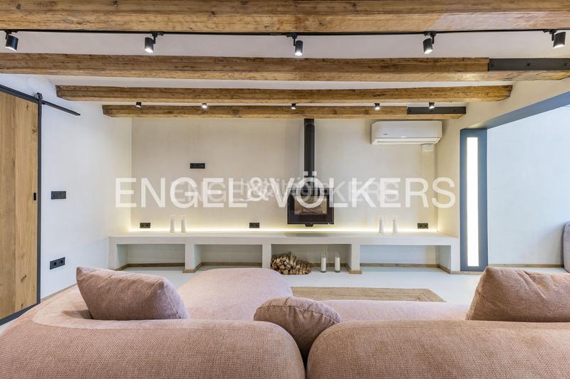 Foto f5adef5a-1e94-4a76-8755-67c5bc596e2a. Àtic amb calefacció a Vila de Gràcia Barcelona