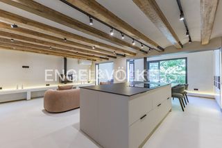 Penthouse in Vila de Gràcia. Elegancia y clase apartamento de lujo con terraza privada junto