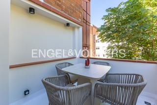 Ático en Vila de Gràcia. Elegancia y clase apartamento de lujo con terraza privada junto