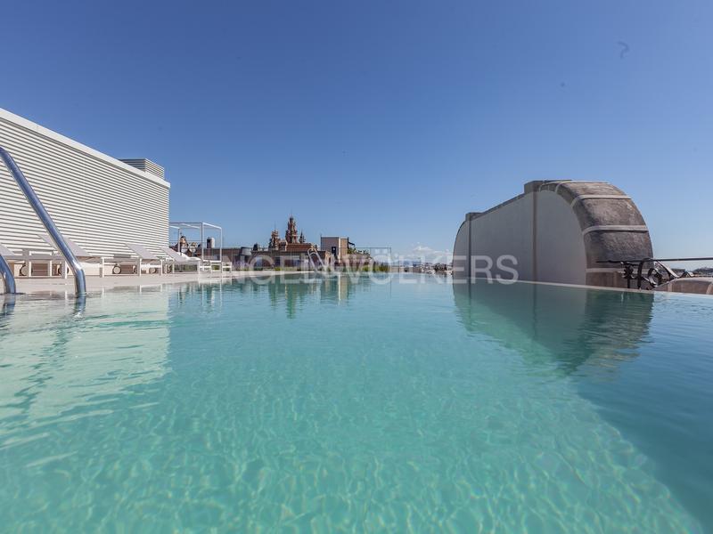 Foto cd896076-18bc-49f4-9586-a341445ed7d2. Affitto piccolo appartamento con riscaldamento parcheggio piscina in Barcelona