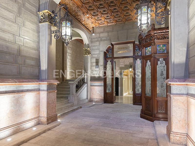 Foto 1306e91a-9579-42cb-b7c0-4129d4b6cfae. Alquiler apartamento lujo del siglo xxi en un edificio historico en Barcelona