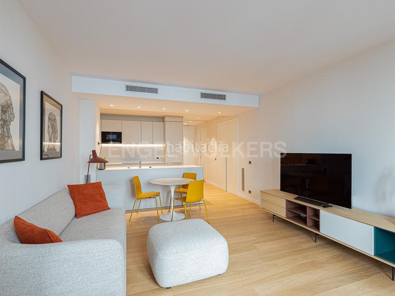 Foto 25ee1c6d-72ee-43ed-8354-8a0aee45fa43. Alquiler apartamento lujo del siglo xxi en un edificio historico en Barcelona