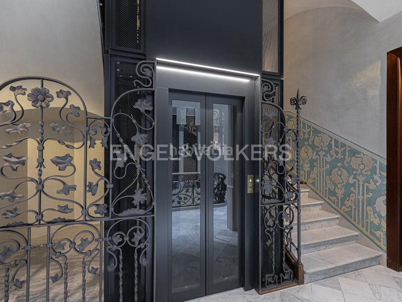 Foto 9be8df09-702e-483e-8174-4b369f39cb6c. Alquiler apartamento lujo del siglo xxi en un edificio historico en Barcelona