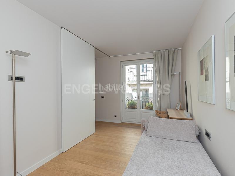 Foto b49083af-2929-4887-86d1-6a0c001c9305. Alquiler apartamento lujo del siglo xxi en un edificio historico en Barcelona