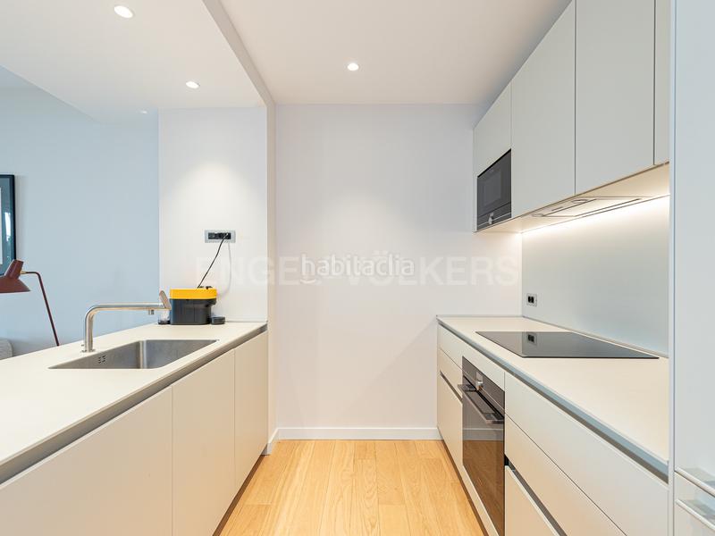 Foto f529fd09-45c2-4061-8540-e068e4b674c0. Alquiler apartamento lujo del siglo xxi en un edificio historico en Barcelona