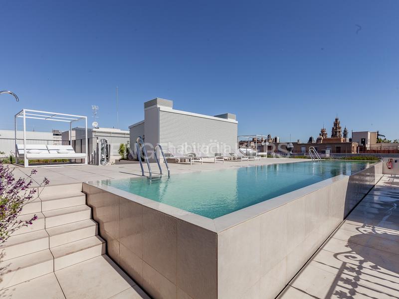 Foto 3b440fbc-d519-423a-aa02-48a3d393c88a. Lloguer apartament amb calefacció aparcament piscina a Barcelona