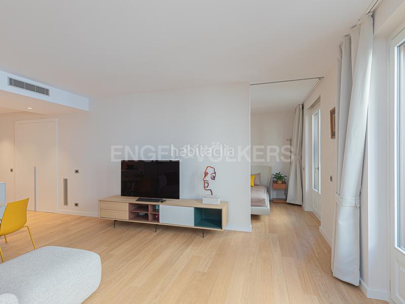 Foto 562f9639-096f-4953-9e86-4c422d6b51bb. Lloguer apartament amb calefacció aparcament piscina a Barcelona