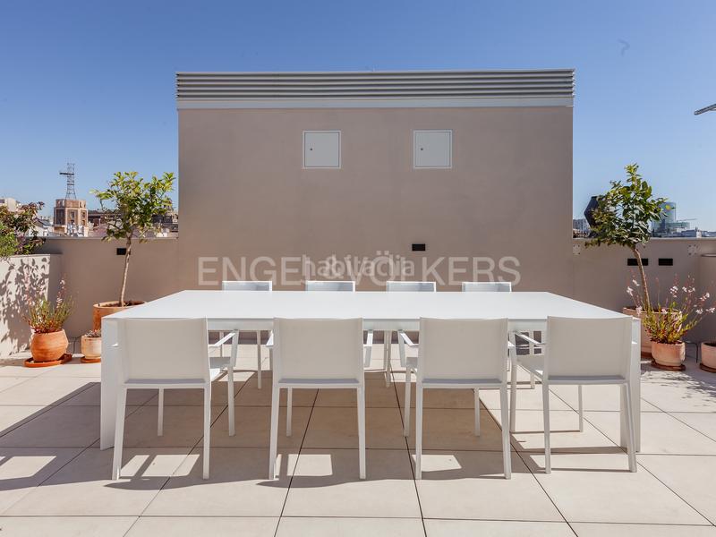 Foto 58078c91-c582-4426-91c3-094132c1cbf5. Lloguer apartament amb calefacció aparcament piscina a Barcelona