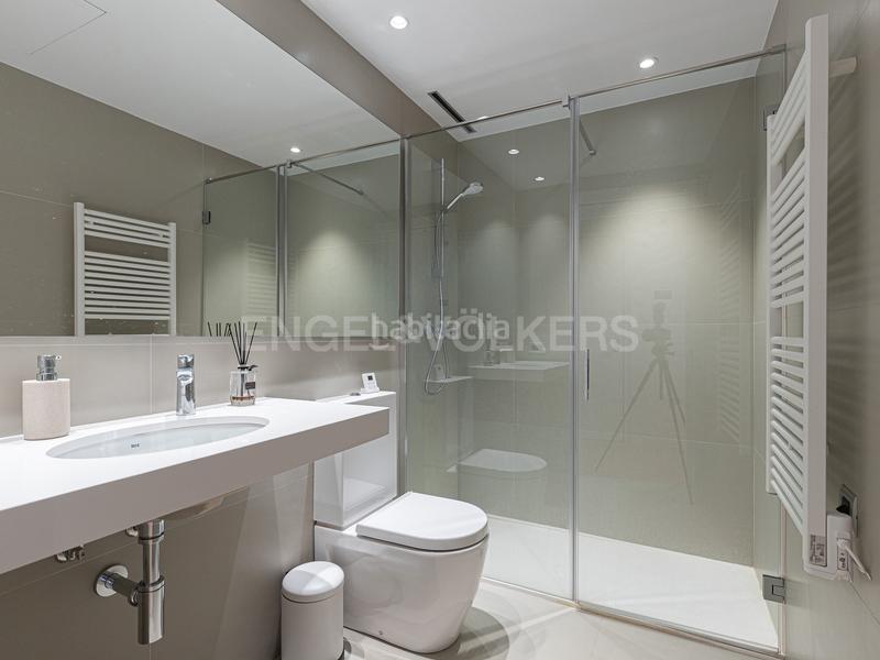 Foto 75fb53f7-2eb2-4c27-920f-b36ed69b6792. Lloguer apartament amb calefacció aparcament piscina a Barcelona