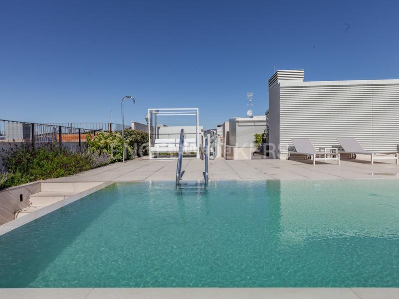 Foto c9b45c2c-9d24-44c8-94f2-0cd0562e6c61. Lloguer apartament amb calefacció aparcament piscina a Barcelona