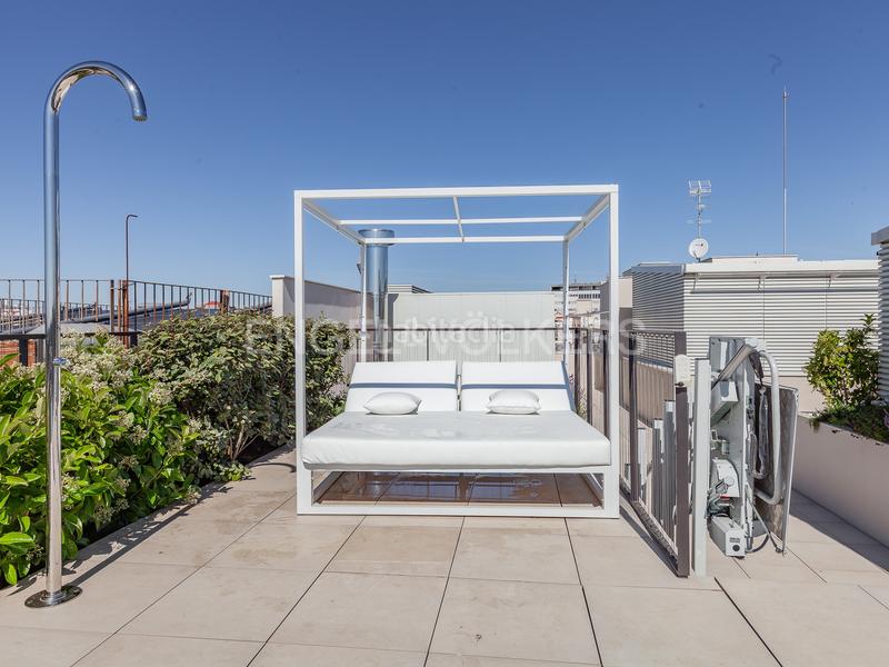 Foto f297dcb9-b68a-4418-a05f-00cda1aeaab6. Lloguer apartament amb calefacció aparcament piscina a Barcelona