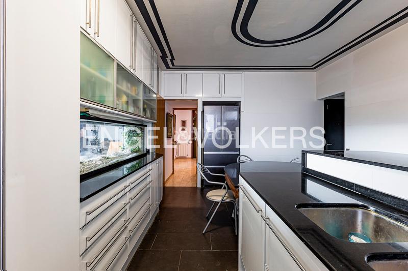 Foto 55074a52-f7e9-4693-9f66-e03a8a6828fe. Piccolo appartamento con riscaldamento parcheggio piscina in Barcelona