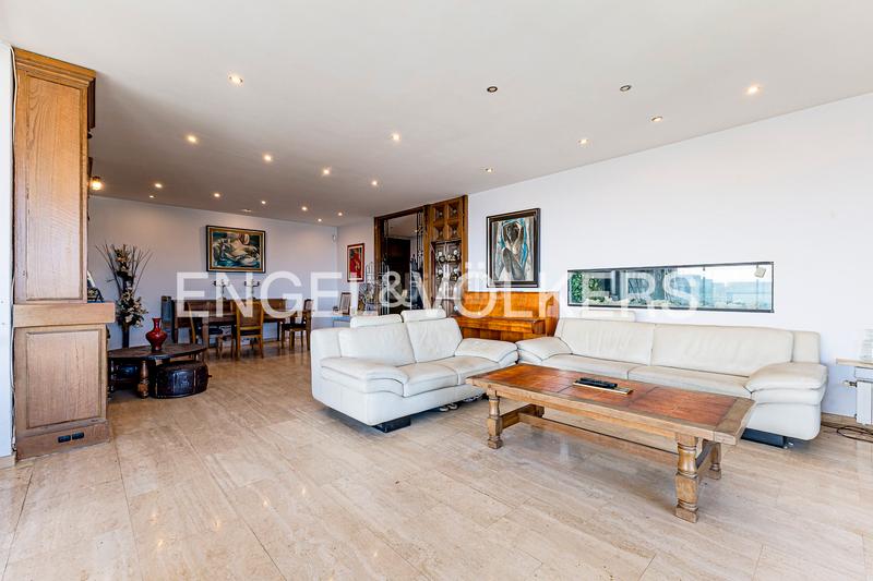 Foto 5af13aad-69bb-4704-86c7-fd37c3d74f1a. Piccolo appartamento con riscaldamento parcheggio piscina in Barcelona