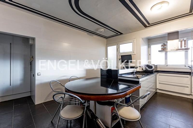 Foto 5df3969c-4e8f-4305-9061-045f2826ca77. Piccolo appartamento con riscaldamento parcheggio piscina in Barcelona