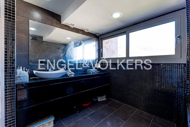 Foto 91b62cd5-6028-48e9-aa24-cc7f77a3ded0. Piccolo appartamento con riscaldamento parcheggio piscina in Barcelona