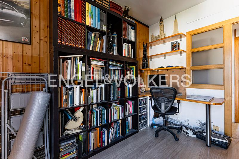 Foto af05c984-6784-4ecd-af47-6fd0c05064d4. Piccolo appartamento con riscaldamento parcheggio piscina in Barcelona