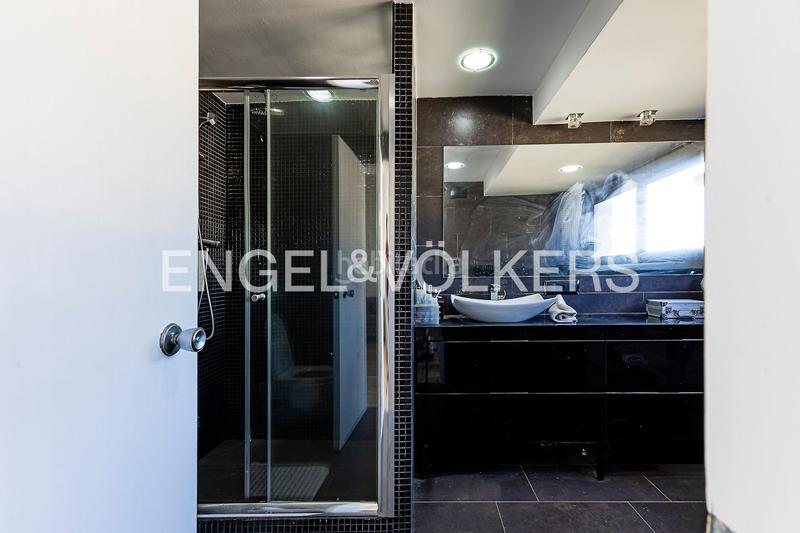 Foto bd0c2e0b-7fcf-4c6b-83d3-b9243b87c4ae. Piccolo appartamento con riscaldamento parcheggio piscina in Barcelona