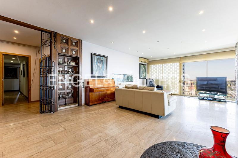 Foto c3123bfa-df0d-4f4e-b5e3-1e9a2c34e93c. Piccolo appartamento con riscaldamento parcheggio piscina in Barcelona