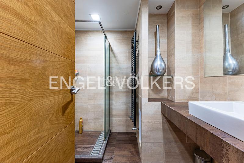 Foto e5b3e765-ce75-48d9-87b3-4082775d2219. Piccolo appartamento con riscaldamento parcheggio piscina in Barcelona