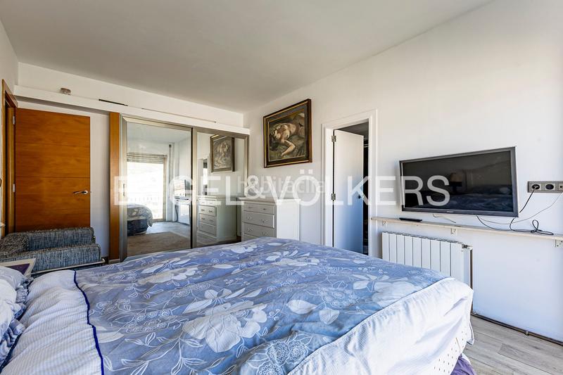 Foto e70c8bfc-fc34-4eda-ab7b-abf4c7f60610. Piccolo appartamento con riscaldamento parcheggio piscina in Barcelona