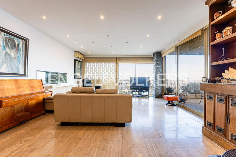 Foto fdf058ea-a5ab-47a3-bddb-ce84168258ca. Piccolo appartamento con riscaldamento parcheggio piscina in Barcelona