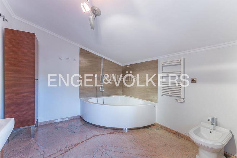 Foto 449a9461-f0a9-4821-bc3d-8dc64e616834. Lloguer casa amb calefacció aparcament piscina a Gavà