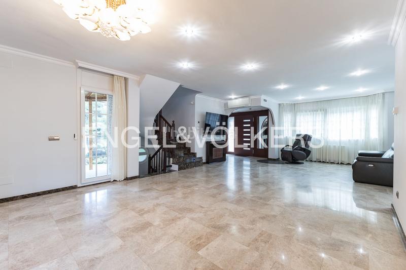 Foto 6b74a4d2-bddb-4153-97d0-98106e5bba37. Lloguer casa amb calefacció aparcament piscina a Gavà