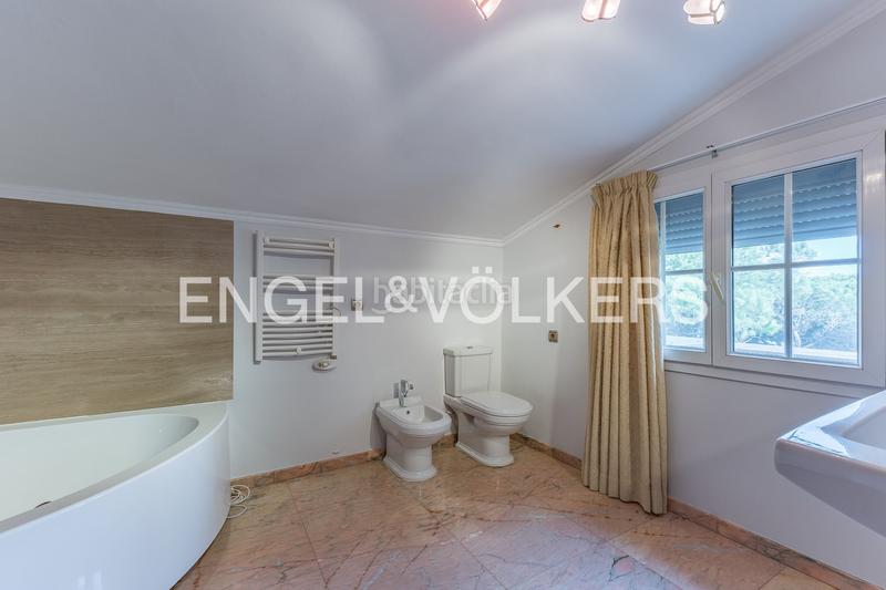 Foto 7436af9a-2a3b-43b7-b4af-ba9c3bc2481f. Lloguer casa amb calefacció aparcament piscina a Gavà