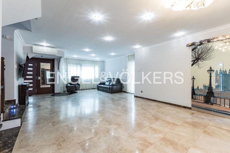 Foto 7a5868db-097f-44a5-b694-b5bcf88421aa. Lloguer casa amb calefacció aparcament piscina a Gavà