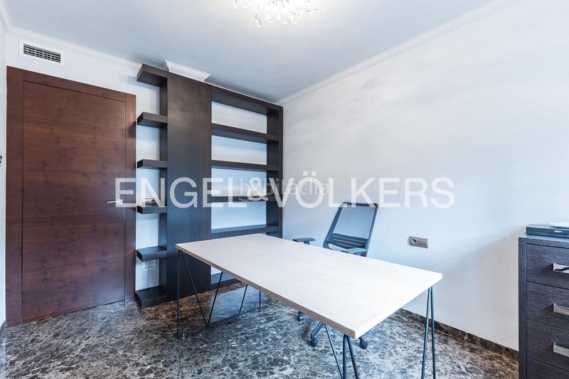 Foto 921231ed-7ccc-4d2d-9173-f03c4cd9490f. Lloguer casa amb calefacció aparcament piscina a Gavà